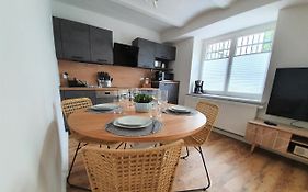PB Ferienwohnungen - FeWo 1 - Stilvoll eingerichtetes Apartment im Herzen Senftenbergs